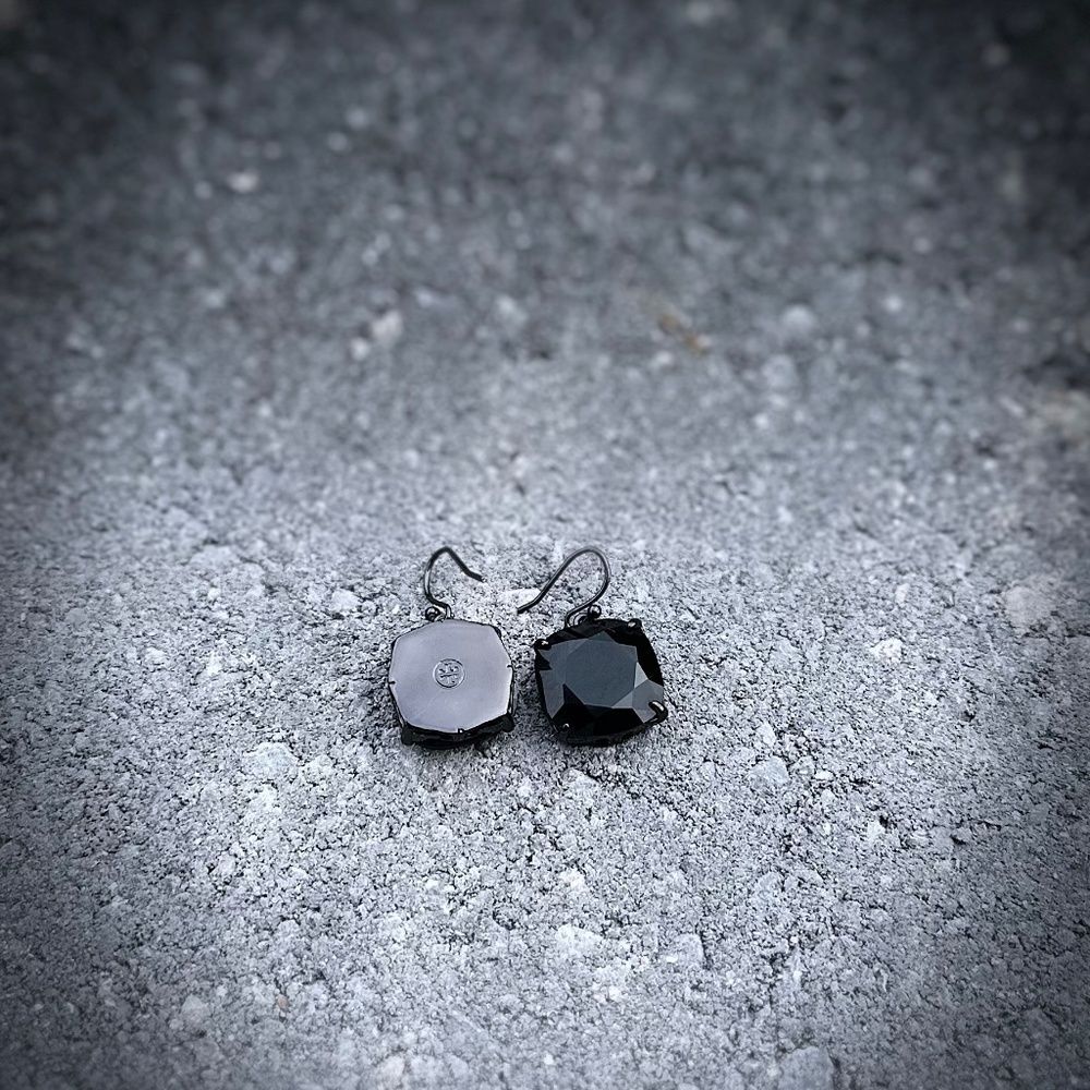 VERY RARE ALL BLACK Tory Burch Square Drop Earrings - Picture 2 of 5
